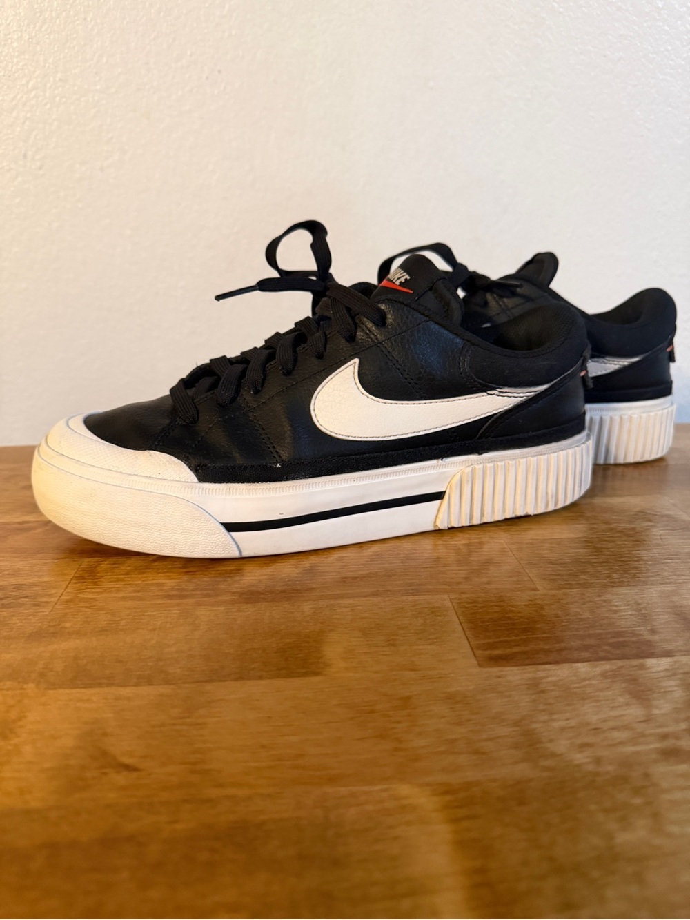 Nike Men’s Black & White Platform-Trim Low-Top Sneakers